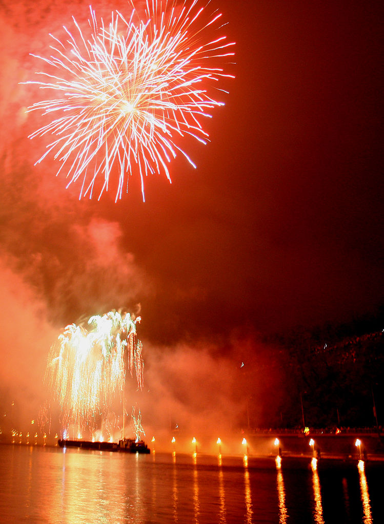 Novoroční ohňostroj v Praze  Foto: Karelj, Wikimedia Commons