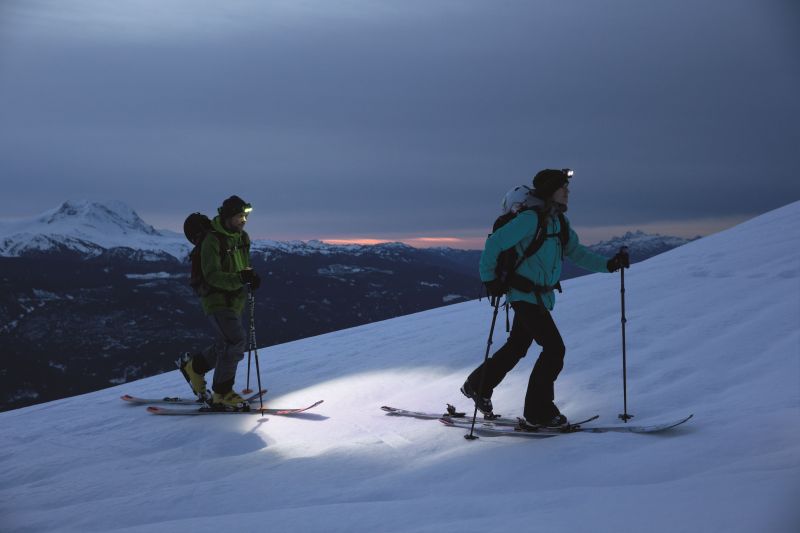 Při nočním lyžování se bez kvalitní čelovky neobejdete Foto: Led Lenser, oficiální zdroj