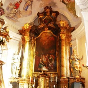 Kostel Narození Panny Marie_oltář