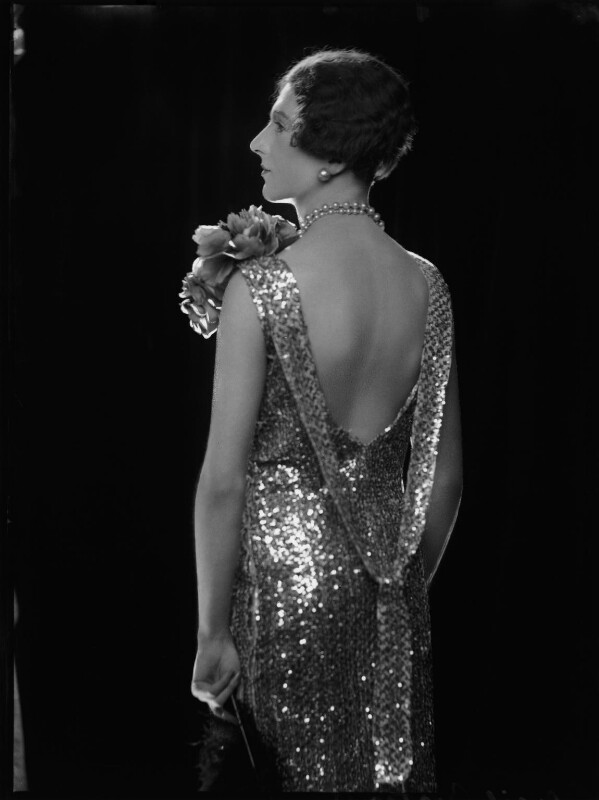Dorothy Wilding: Cecil Beaton v „All the Vogue“, 1925, diapozitiv Oficiální zdroj: Museum Kampa